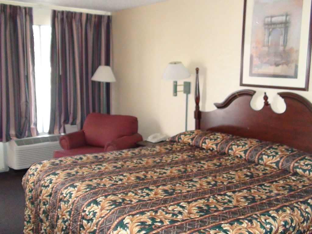 Motel 6 Oklahoma City Ok Frontier City ادمون الغرفة الصورة