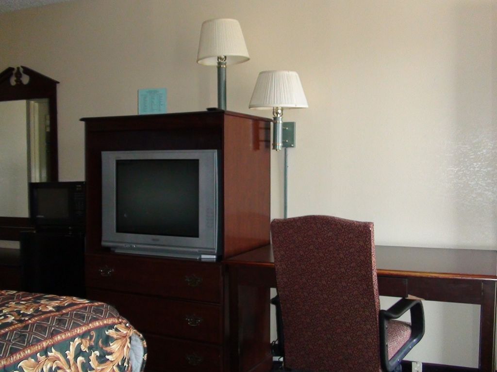 Motel 6 Oklahoma City Ok Frontier City ادمون الغرفة الصورة